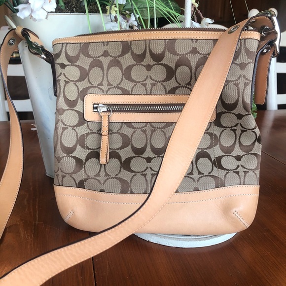 coach duffle shoulder bag